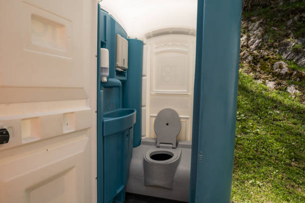 Portable bathroom rental in Erin, TN